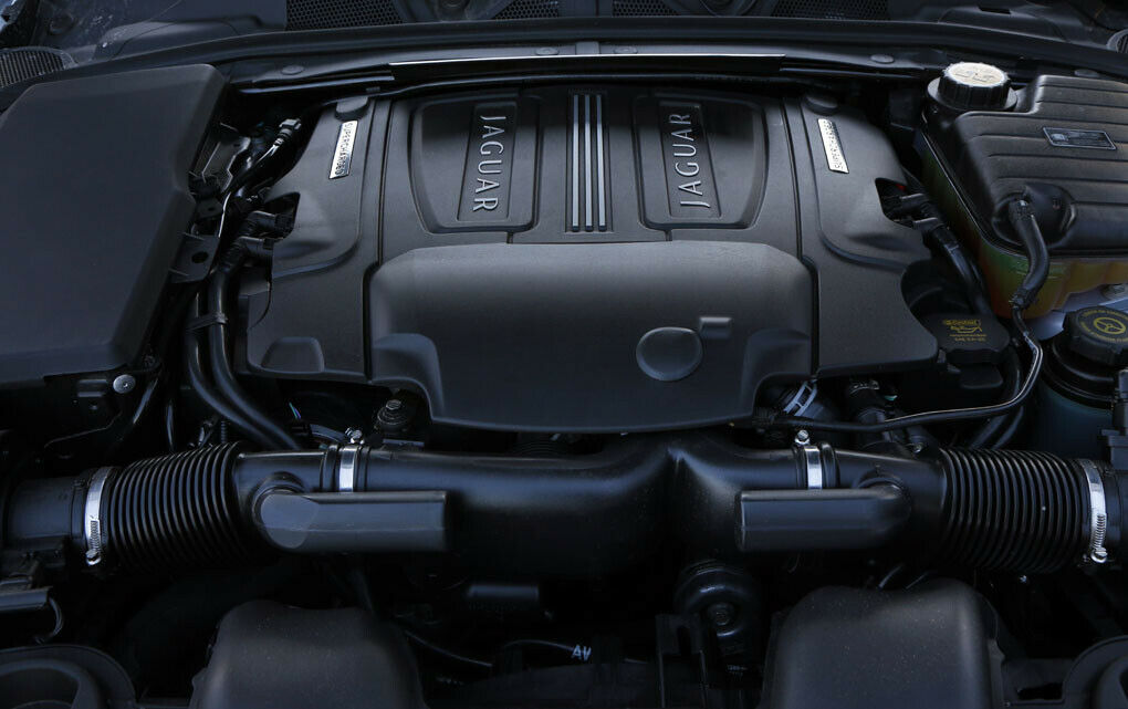 Der neuen 3,0-Liter-V6 mit Kompressor im XF.
