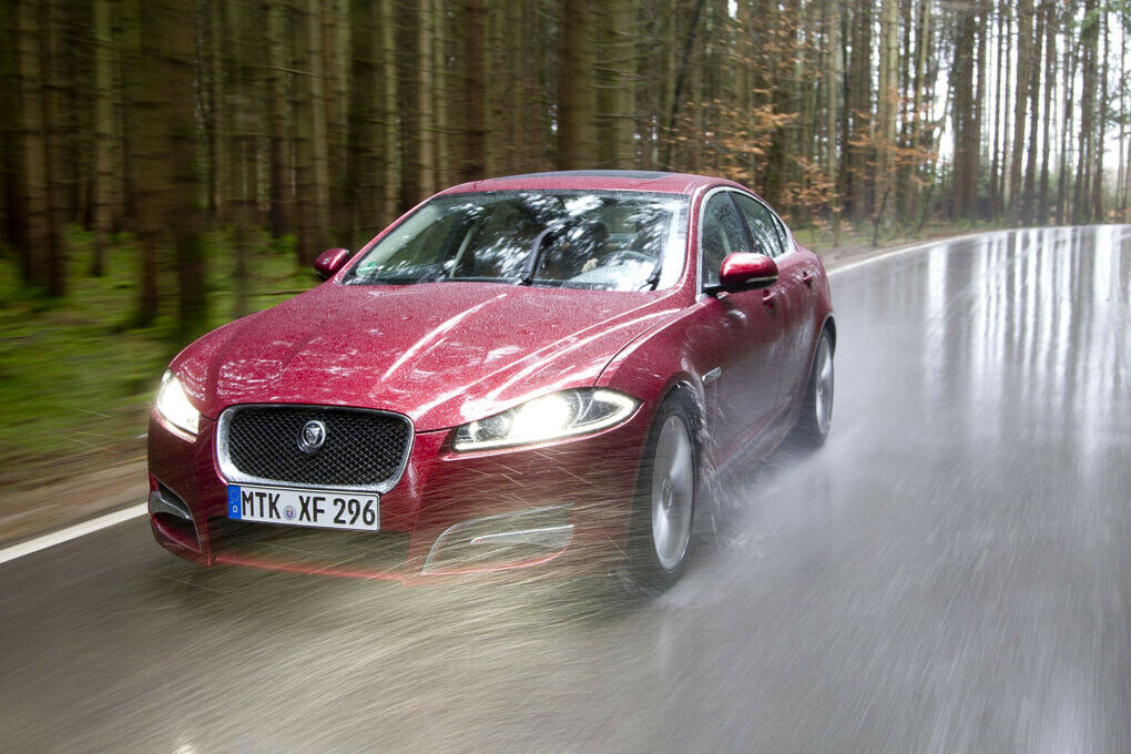 Erste Fahrt mit Jaguar XF und XJ AWD.