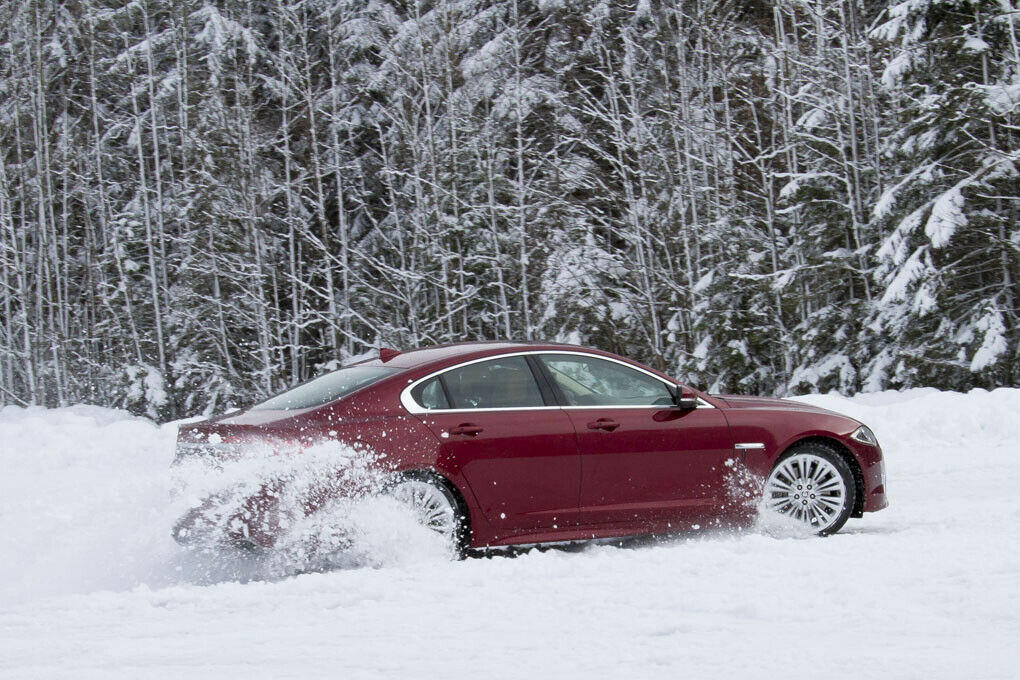 Erste Fahrt mit Jaguar XF und XJ AWD.