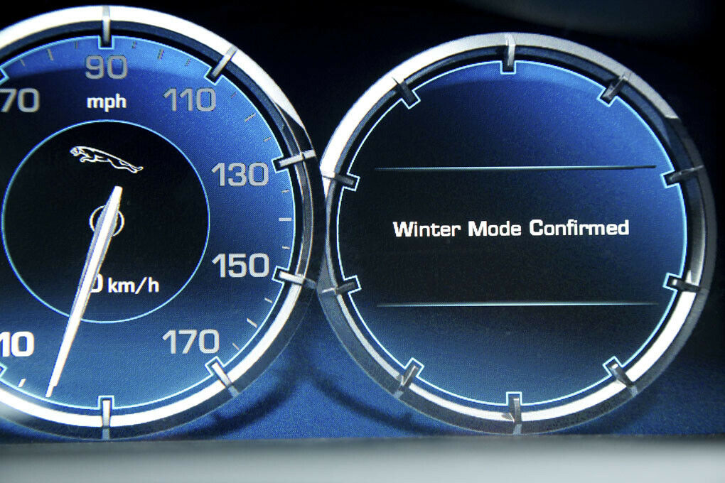 Im Wintermodus leuchten die Anzeigen des XF blau.
