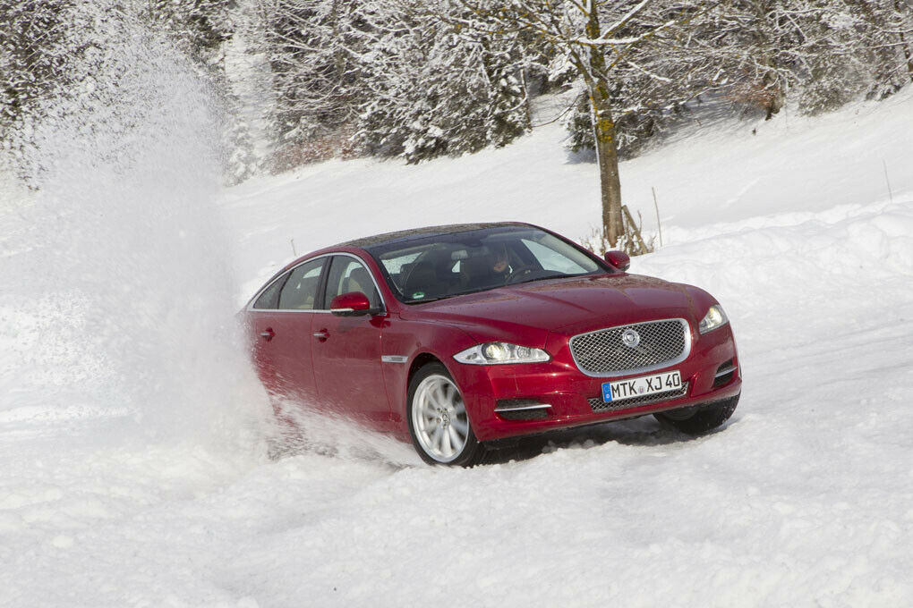 Erste Fahrt mit Jaguar XF und XJ AWD.