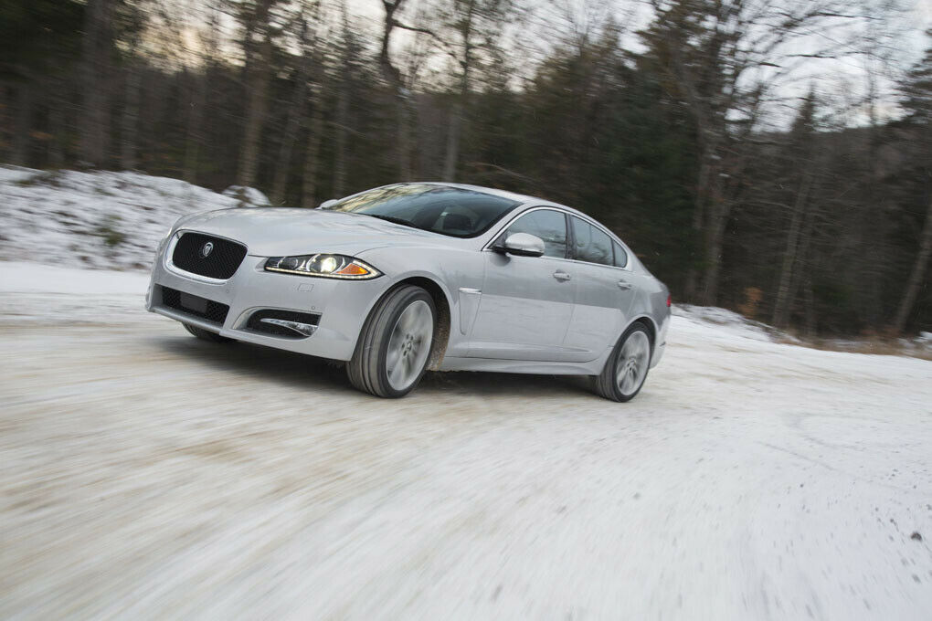 Erste Fahrt mit Jaguar XF und XJ AWD.