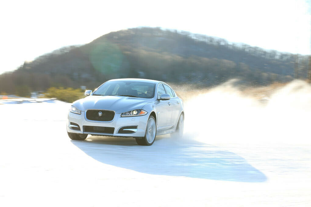Erste Fahrt mit Jaguar XF und XJ AWD.