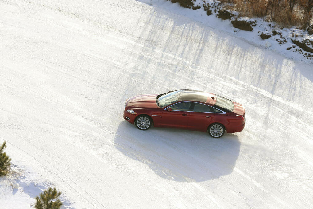 Erste Fahrt mit Jaguar XF und XJ AWD.