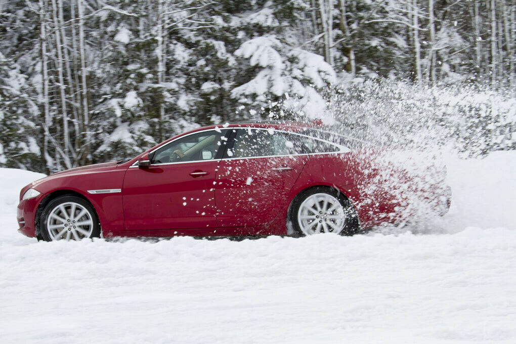 Erste Fahrt mit Jaguar XF und XJ AWD.