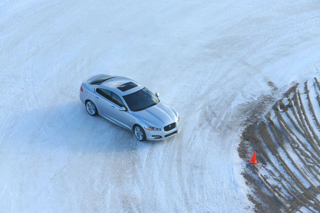 Erste Fahrt mit Jaguar XF und XJ AWD.