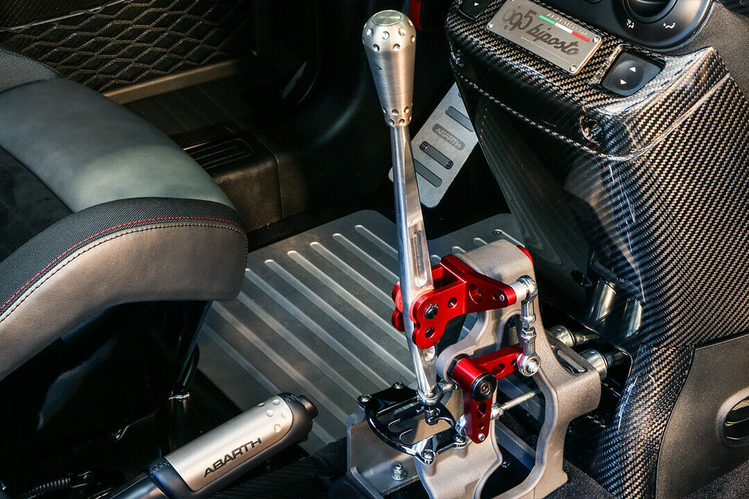 Unverzichtbar im Biposto: Ohne das Dog-Ring-Getriebe bleibt der Abarth nur ein (sehr schneller) Fiat 500