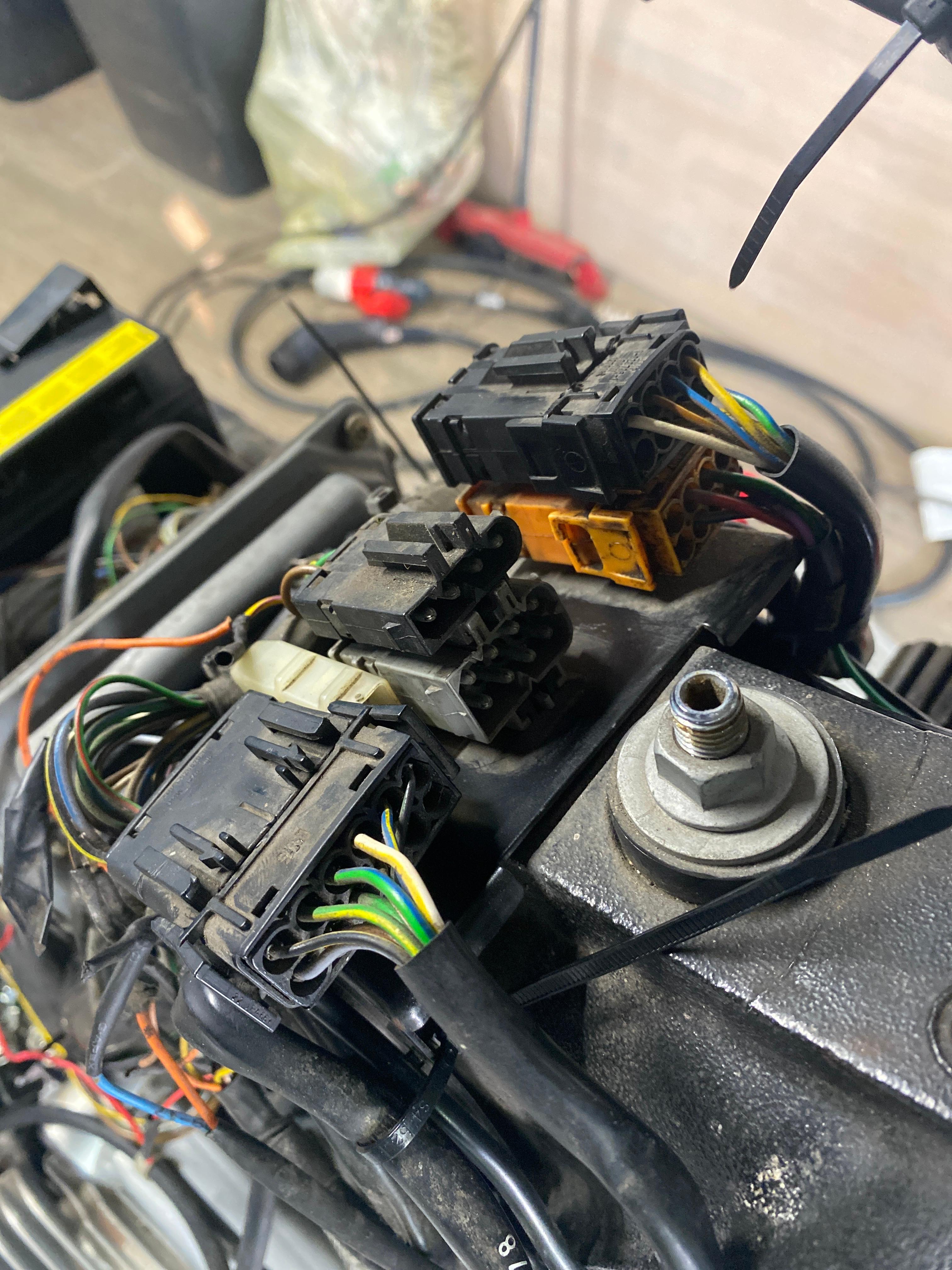 R1100Gs Steckerbelegung