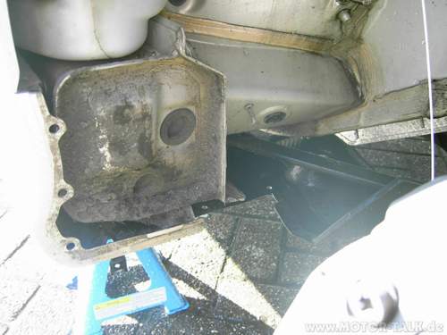 Mercedes-r230-wasserkasten-006
