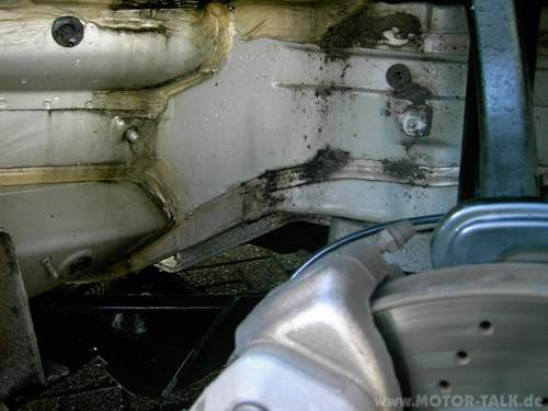 Mercedes-r230-wasserkasten-002