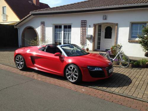 Audi-r8-spyder-home-02