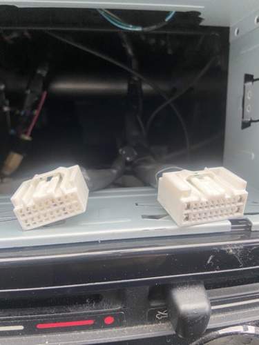 Stecker am Fahrzeug