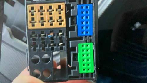 Quadlockstecker am Auto