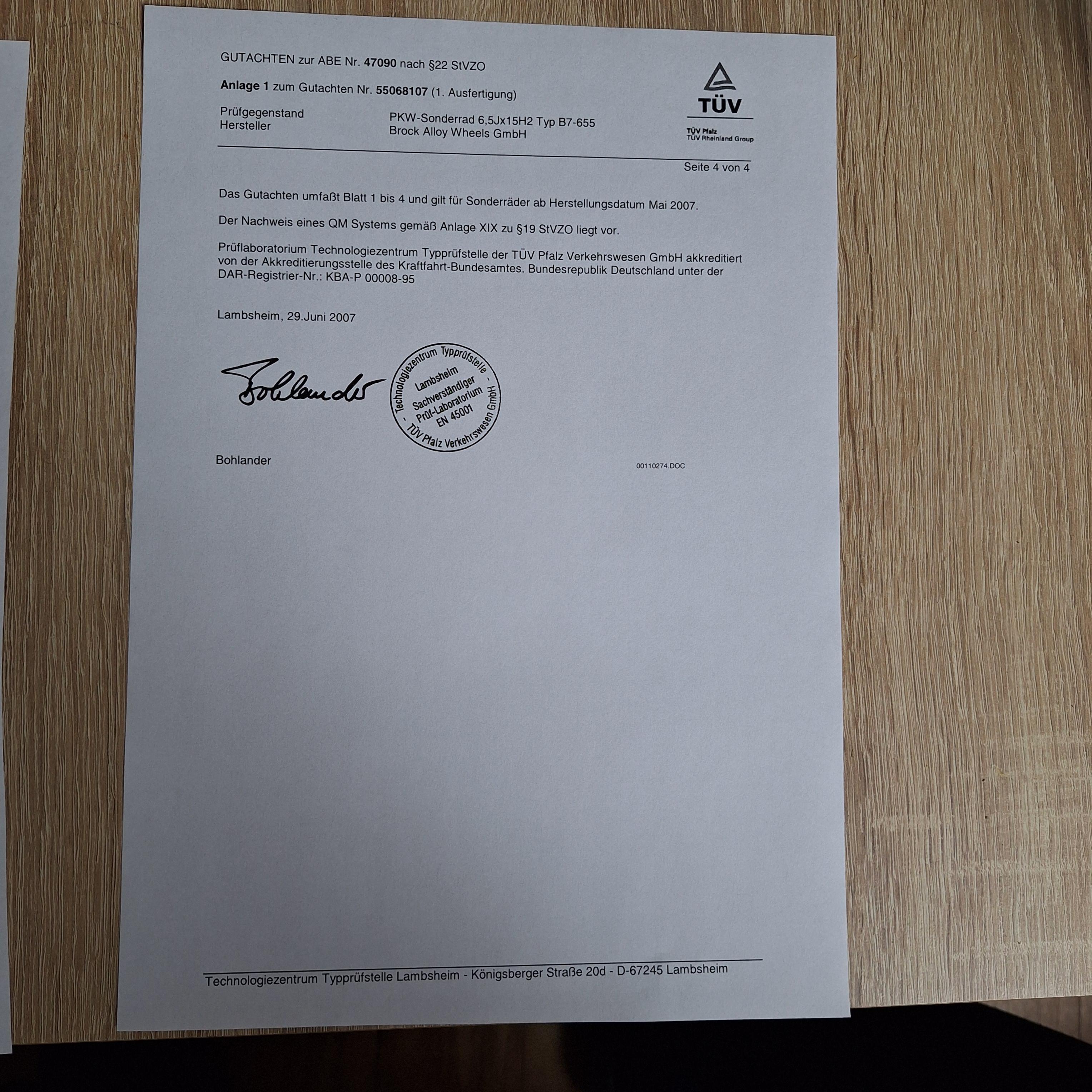 Räder stehen unterschiedlich weit raus.