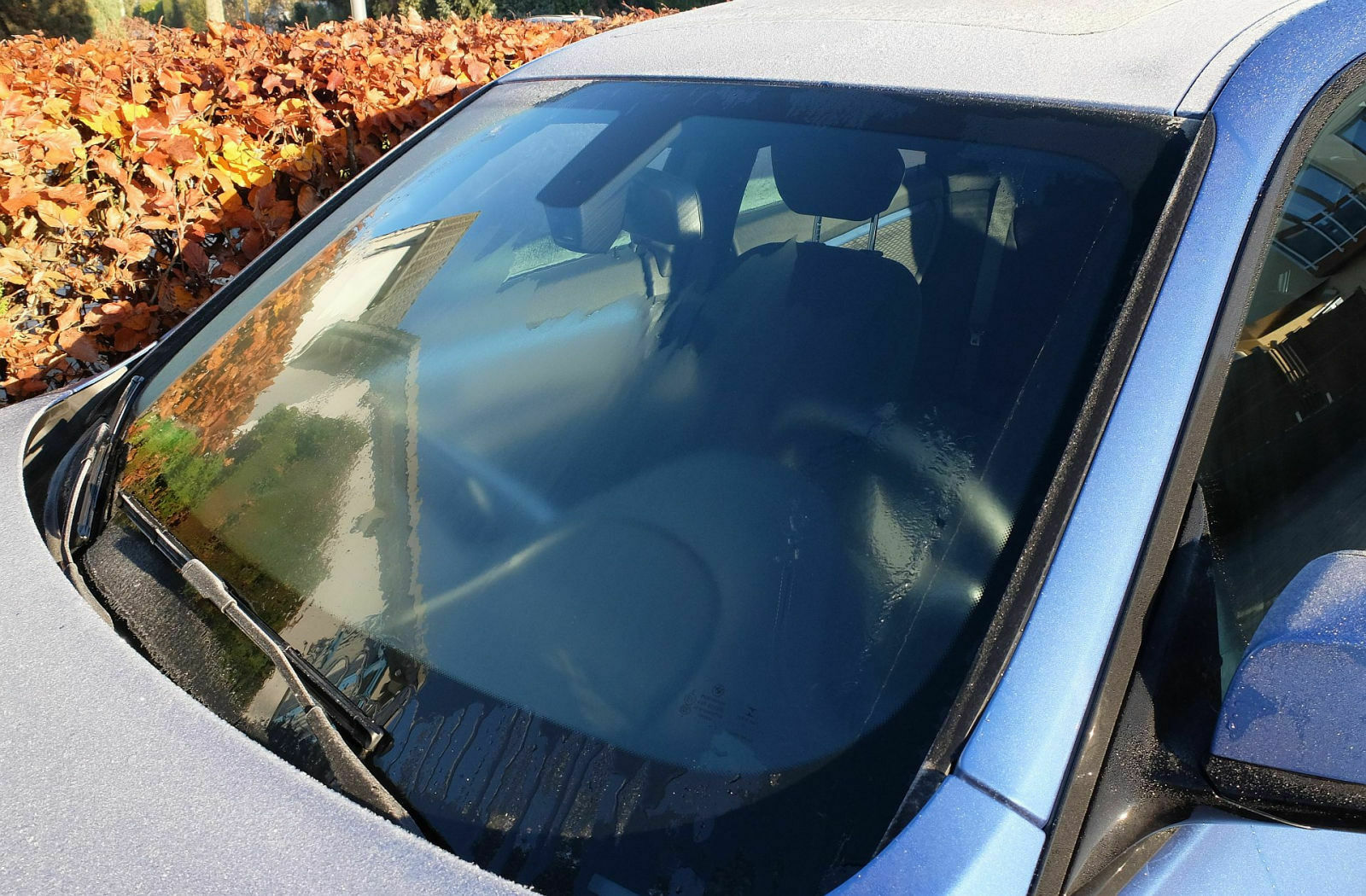 Rahmenlose Fenster im Winter