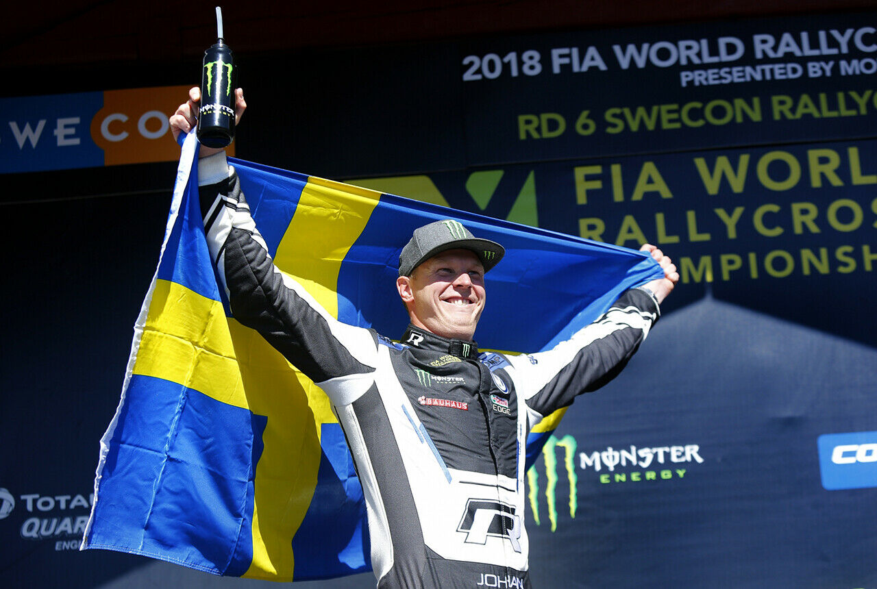 Johan Kristofferson steht in der Rallycross-WM 2018 bereits als Weltmeister fest. Dahinter duellieren sich in Deutschland und Südafrika vier Piloten um den Vize-Titel