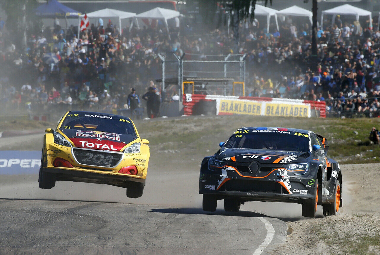 Das technisch vielleicht interessanteste Fahrzeug der Rallycross-WM: Der Renault Megane des GCK-Teams (re.) kommt mit Längsmotor und innenliegenden Bremsen