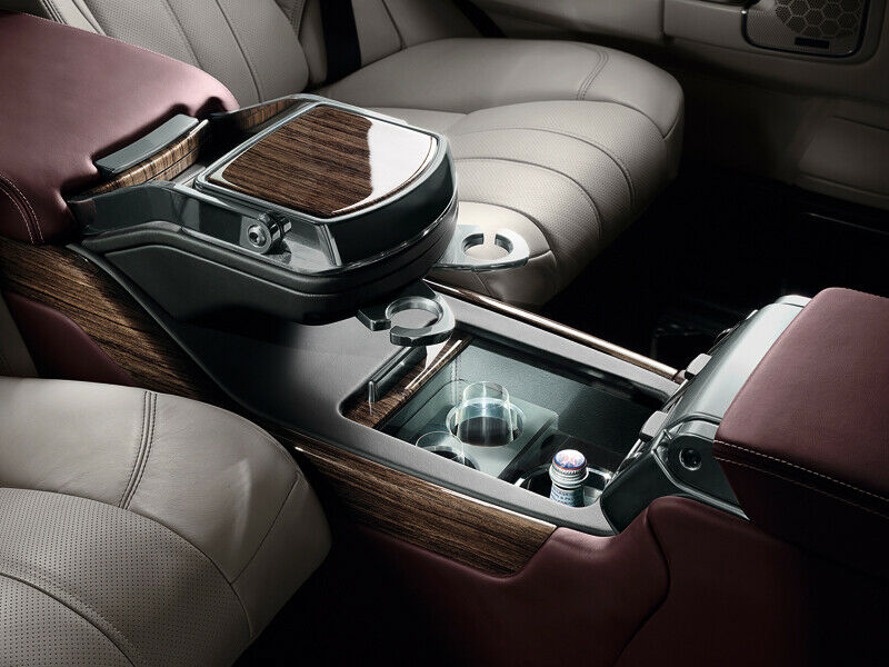 Gekühlte Minibar im Range Rover