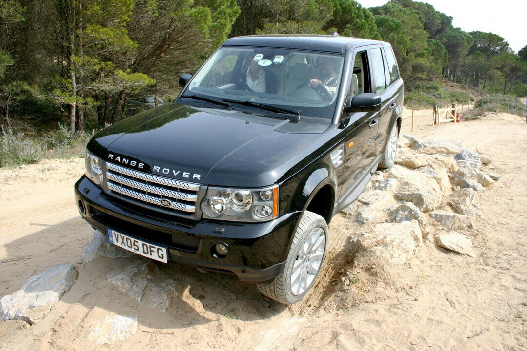 5.420 Range Rover (Produktionsjahre 2006 bis 2012) sind von dem Rückruf in Deutschland betroffen
