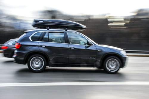 Die zulässige Dachlast eines Autos steht in der Betriebsanleitung