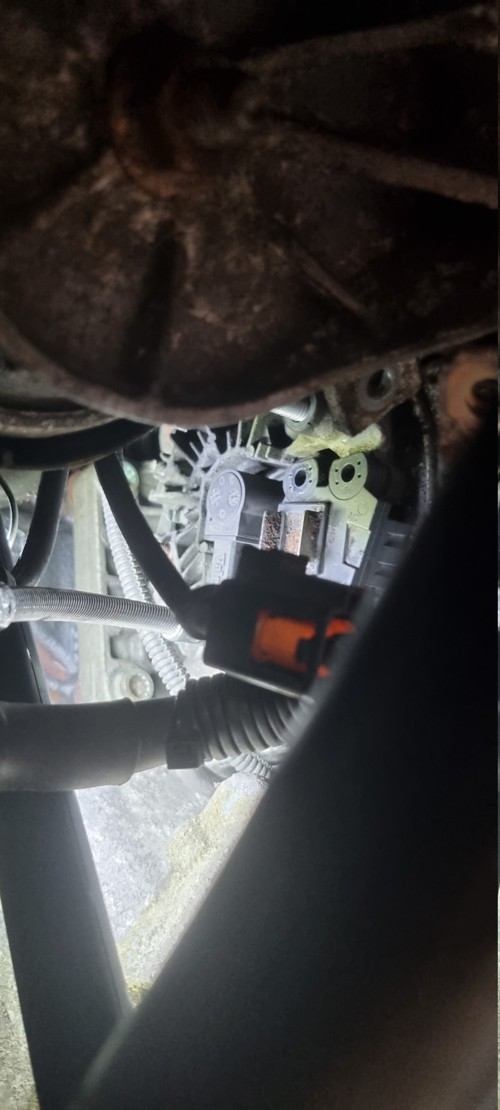 Regler der Lichtmaschine A6 4F 2,7 TDI Limo wechseln 0588 / ACE Bj. 2006