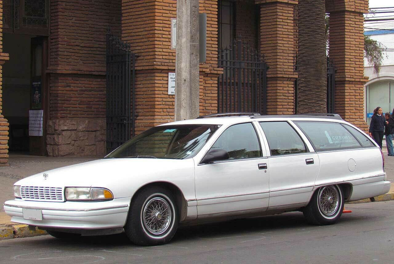 Der amerikanische Raum: Das Trio Chevrolet Caprice, Buick Roadmaster und Oldsmobile Custom Cruiser bietet reichlich Platz