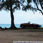 Einheimischer am Strand mit Cabriolet