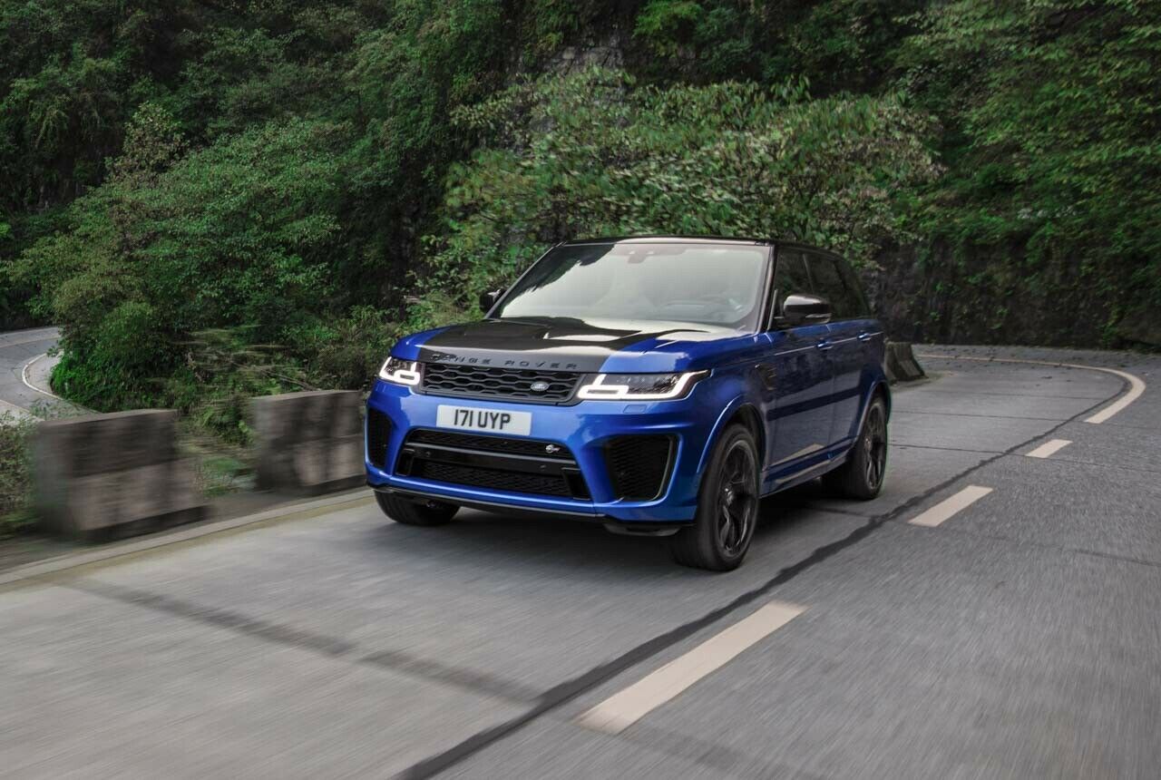 Der Range Rover Sport SVR ist seit kurzem das schnellste Serienauto auf der Tianmen-Bergstraße. Das 575 PS starke SUV verdrängte einen Ferrari 458 von der Spitze