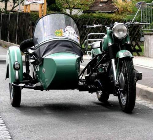 Pure Nostalgie der Seitenwagen am Bike