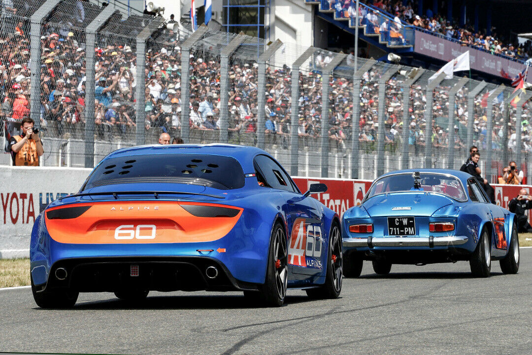 Die neue Alpine gemeinsam mit dem Urahn A110 in Le Mans