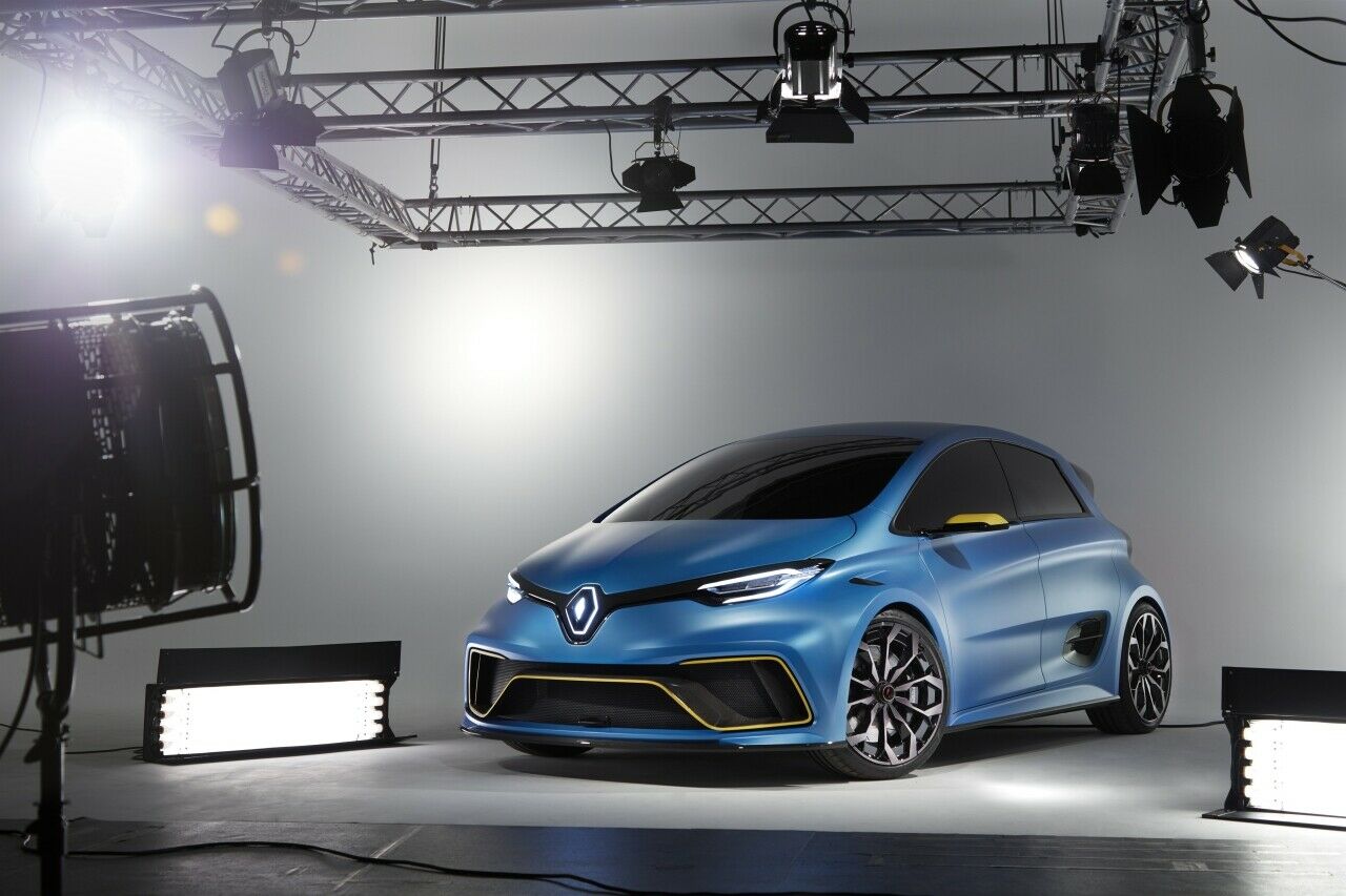 Im Nachgang des Genfer Salons stellte Renault Sport einen Prototypen für einen Zoe RS auf die Räder. Der kann bisher 15 Minuten Vollgas - zu wenig für die Serie