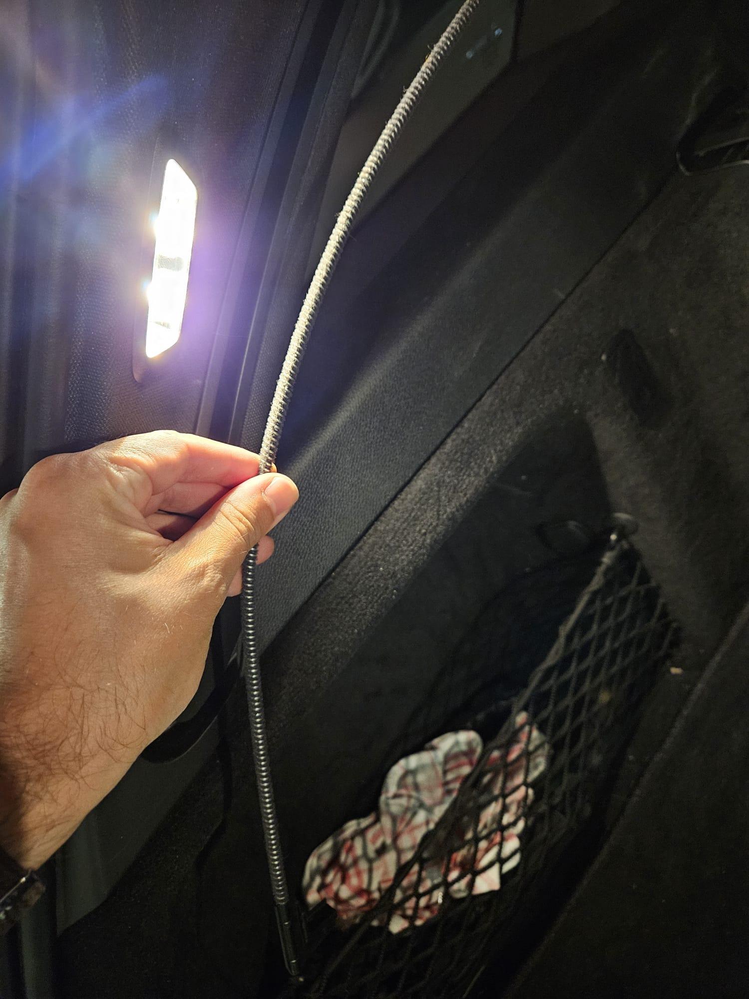 Reparatur Führung des Kofferraumrollos