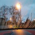 Ablaufspuren bei stehendem Fahrzeug im Regen