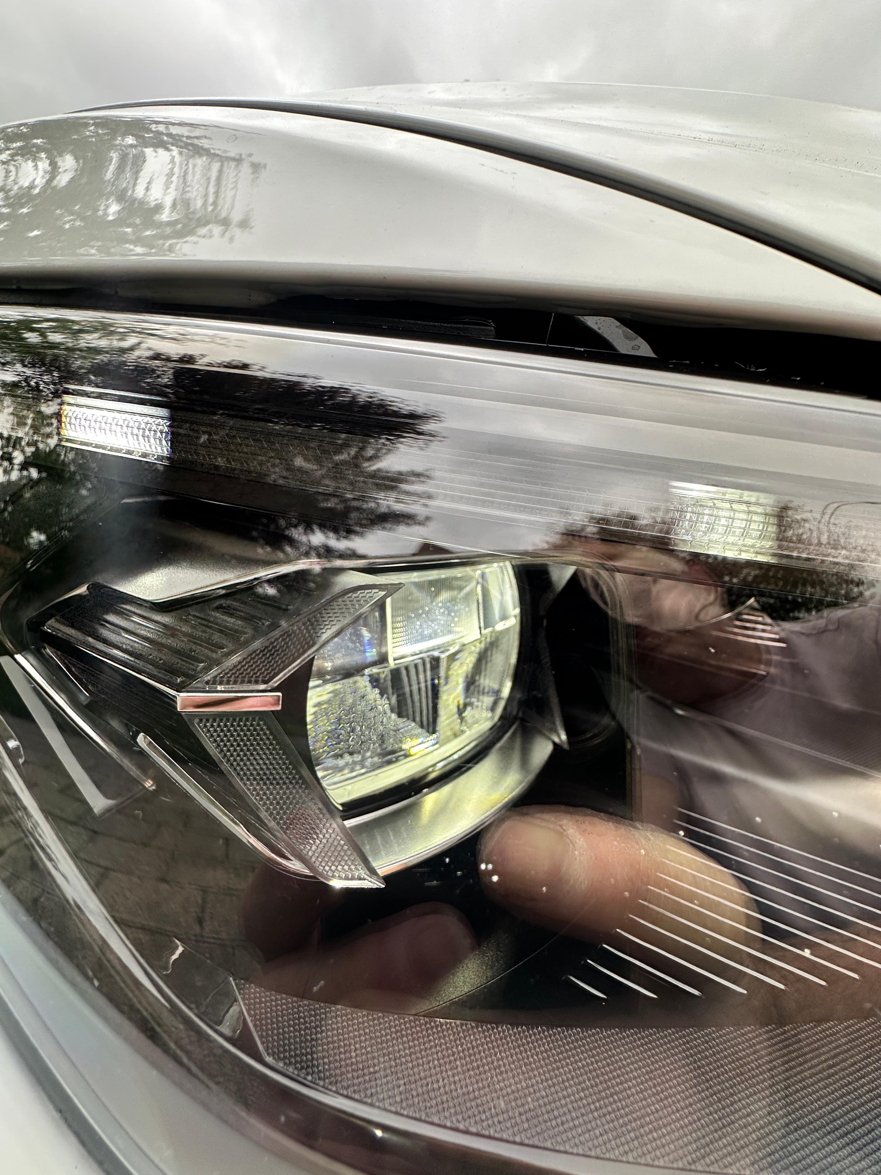 Risse Scheinwerfer IQ Light