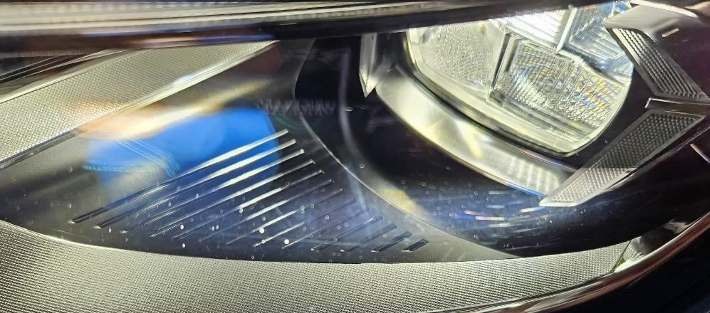 Risse Scheinwerfer IQ Light