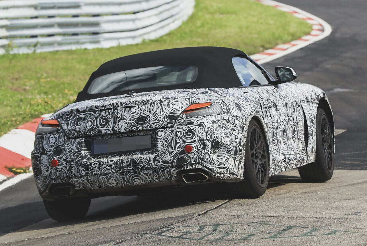 Der Bürzel des Erlkönigs versteckt sich noch, das Concept Z4 legt eine Spoilerlippe auch für den Serien-Z4 nah