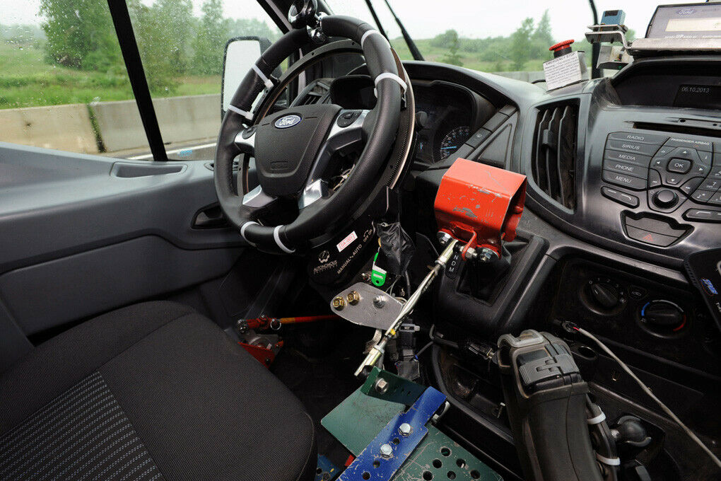 Ohne Fahrer, dafür mit viel Technik an Bord