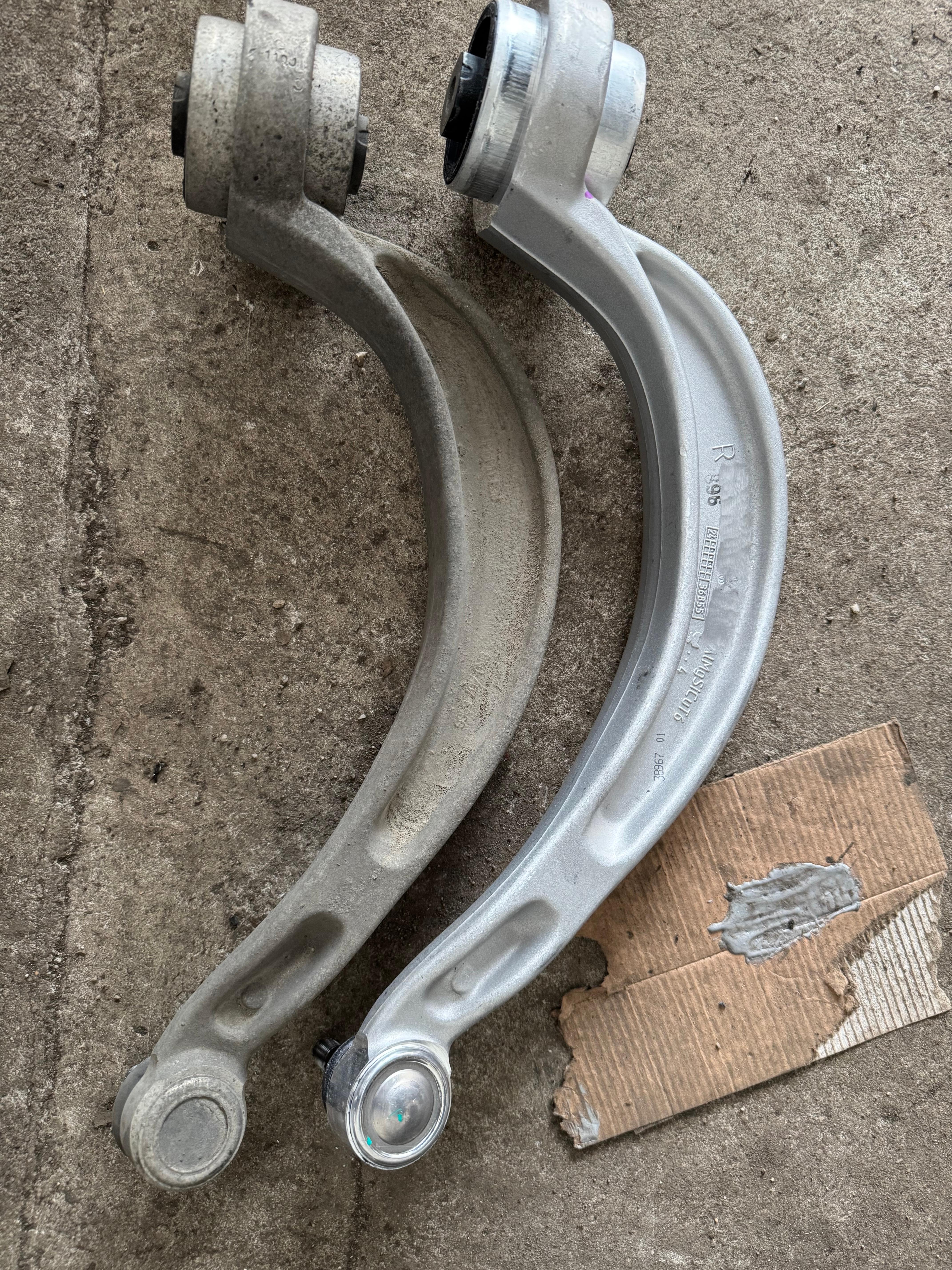 Rost Hilfsrahmen/Hinterachskörper abgefault