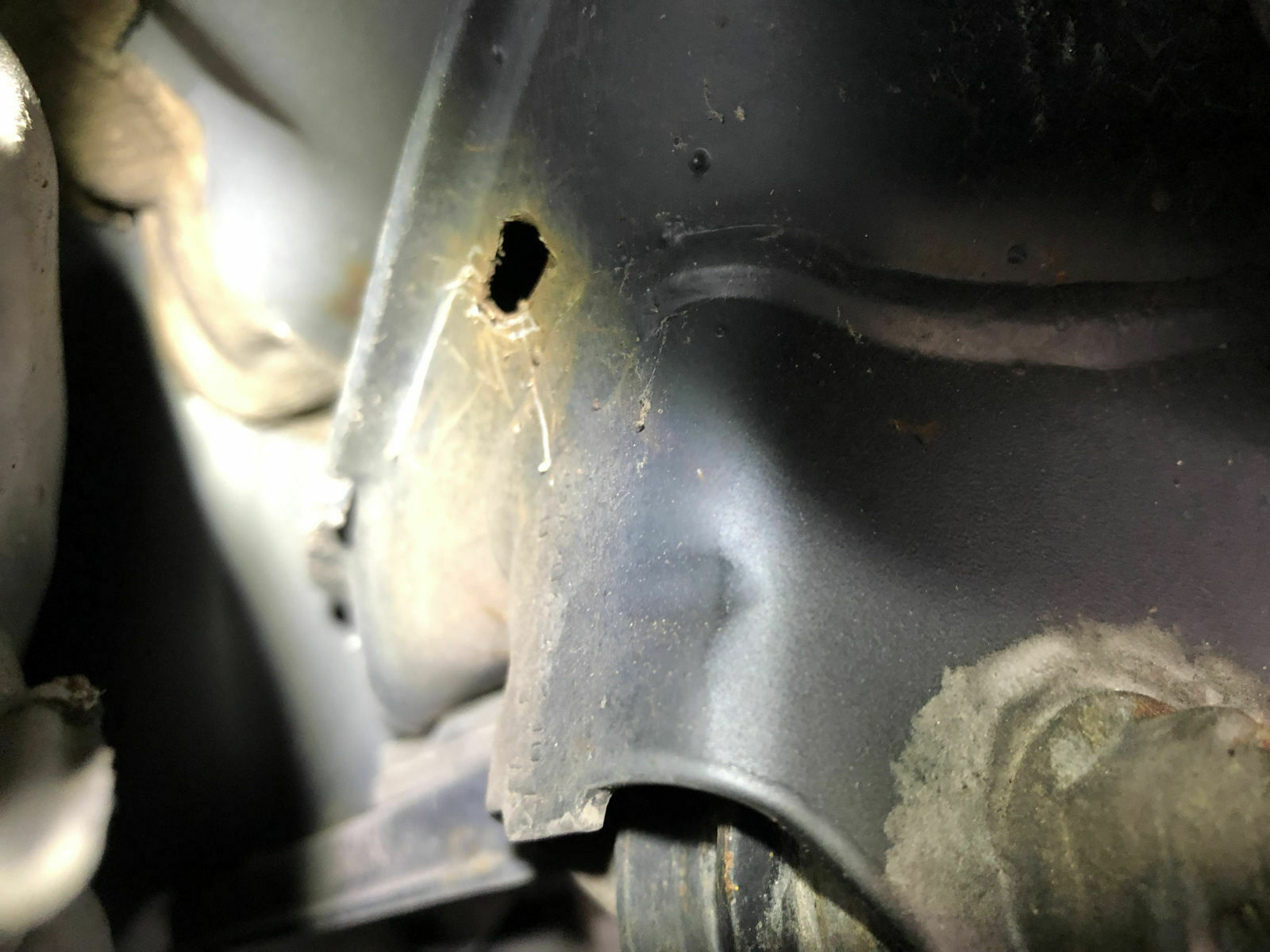 Rost und zum Teil durgerostete Hinterachse W204 und S204