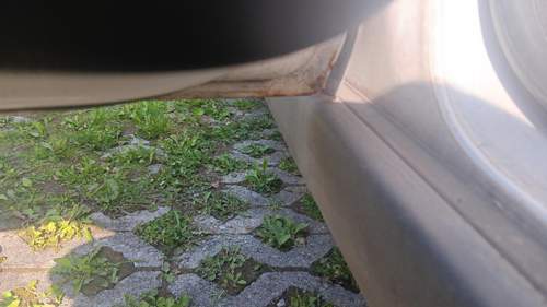 Fahrerseite Tür hinten.
