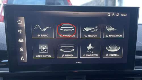 Fahrzeugmenü mit Rs Logo