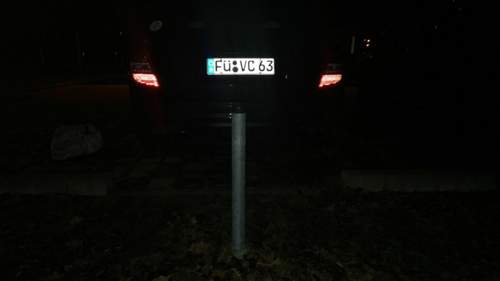 Bild hinterm Auto