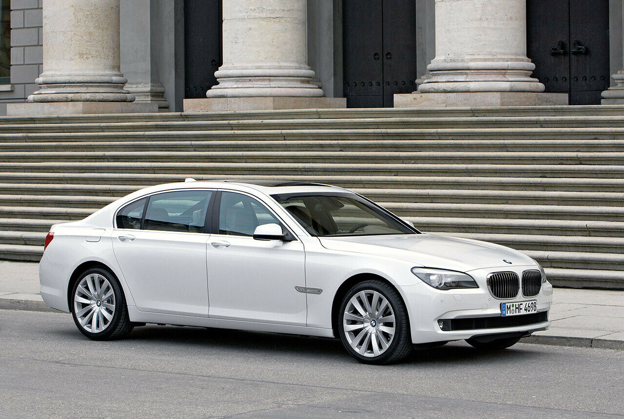 Rückruf von BMW: Zwischen Dezember 2011 und Juni 2012 gebaute 7er, 5er GT und Rolls Royce Ghost wurden mit defekten Airbags ausgeliefert