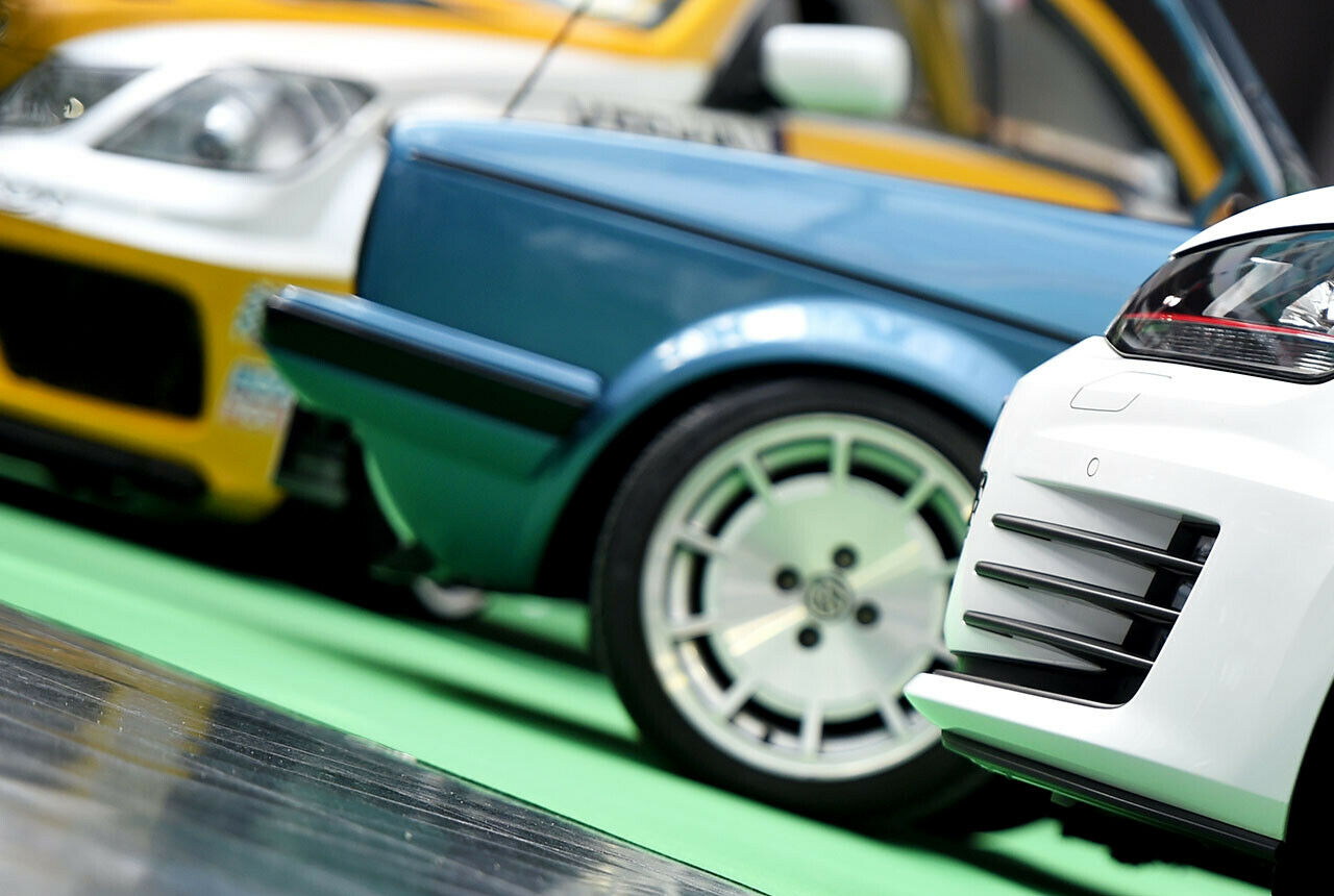 Zu tief? Beim Tuning liegen oft nur Millimeter zwischen Legalität und einer Verwarnung. Bei "Meet the Street" versagte die Polizei insgesamt 55 Autofahrern zumindest vorübergehend die Weiterfahrt