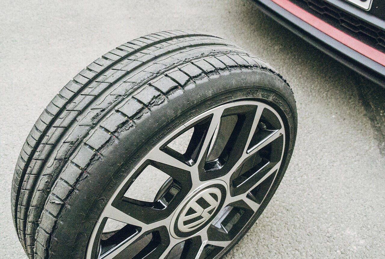 Beim Up-Test verheizte MOTOR-TALK Goodyear EfficientGrip Performance, der Golf II GTI trug Goodyear Eagle F1 GS-D3 - ebenfalls reguläre Sommerreifen