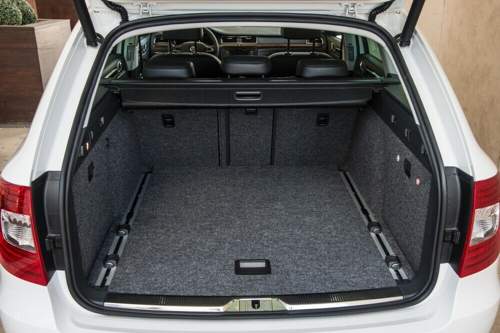 Der Skoda Superb Combi verstaut bis zu 1.865 Liter Ladung