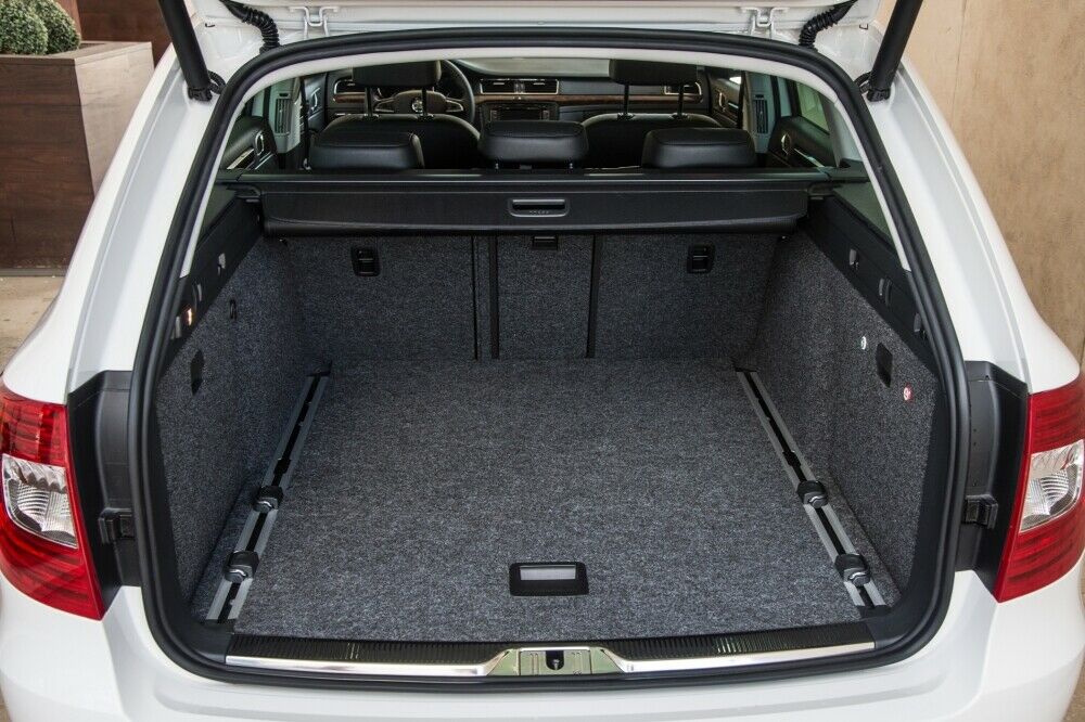 Der Skoda Superb Combi verstaut bis zu 1.865 Liter Ladung