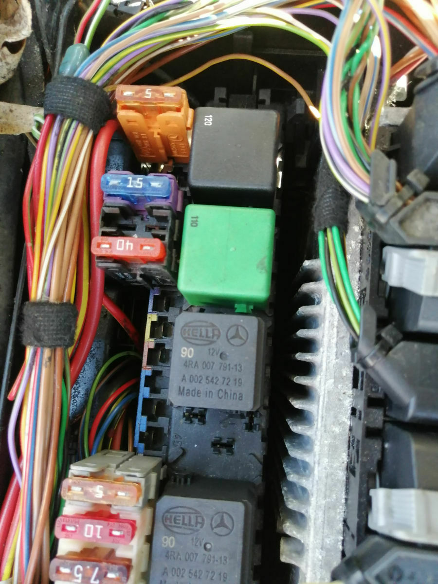 S-Klasse mit elektronischen Weh-Weh'chen.. jemand Ahnung?