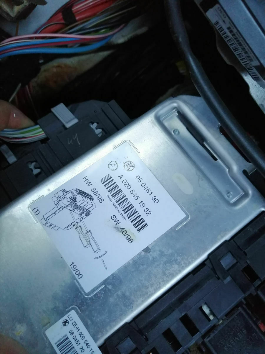 S-Klasse mit elektronischen Weh-Weh'chen.. jemand Ahnung?