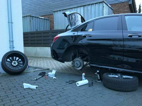 W205_blackbird_bremsbelaege_hinten1